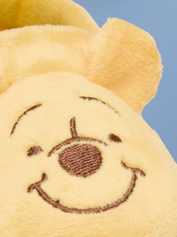 شبشب مخملي للأطفال من Old Navy Old Navy x Disney Winnie the Pooh - قش ذهبي in Saudi Arabia