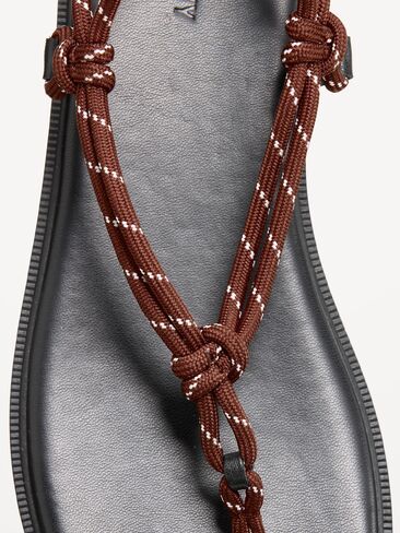 صندل بحزام معقود من اولد نيفي للنساء - بني ترابي in Kuwait