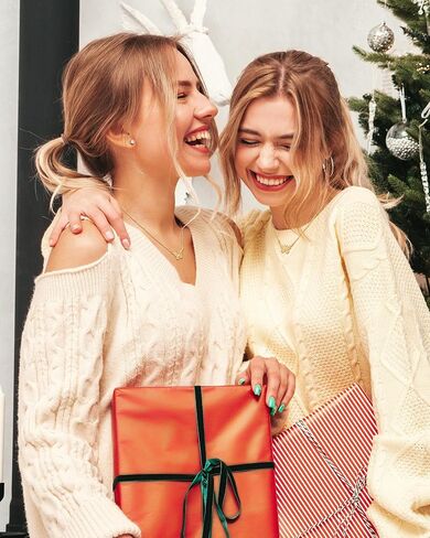 هدايا قلادة فراشة جميلة لابنة حفيدة أخت من الأم أو الجدة Bestie لعيد الميلاد، عيد الميلاد، عيد الحب، تخزين المواد in Kuwait