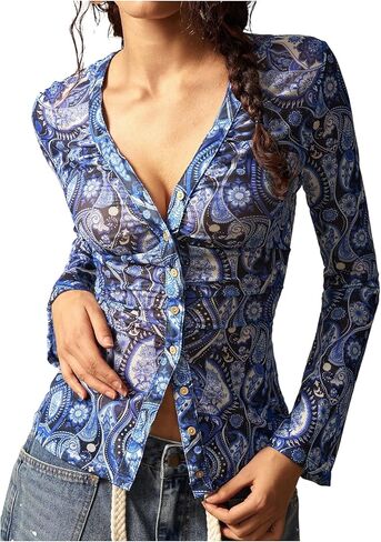 قميص نسائي من SweatyRocks مطبوع عليه Boho Paisley بأزرار سفلية وأكمام طويلة Y2K in Kuwait