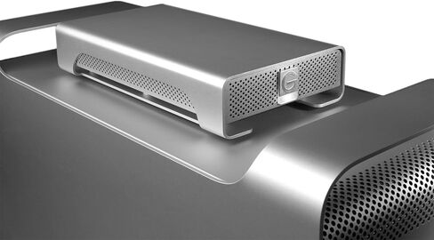 محرك الأقراص الصلبة الخارجي G-Technology سعة 2 تيرابايت مع eSATA، USB 2.0، Firewire 400، Firewire 800 Interfaces 0G00203 in Kuwait