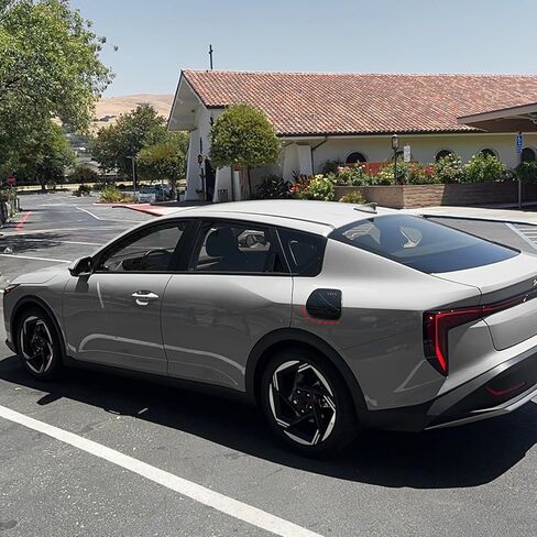 غطاء غطاء غاز خزان الوقود متوافق مع ملحقات Kia K4 2025-2026 (نمط ألياف الكربون) in Saudi Arabia