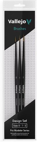 Vallejo - Detail Series Definition Set | Miniature Paint Brushes | Flagged Synthetic Bristles | Sizes 4/0, 3/0 and 2/0 | Lightweight and Ergonomic Wooden Handles | Ideal for Acrylic Detail Work in Saudi Arabia