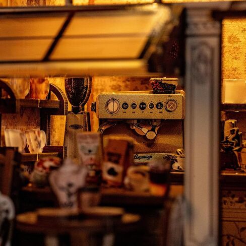 مجموعة Book Nook - مجموعة أدوات منزلية مصغرة للبالغين والمراهقين والأطفال، مجموعة أحجية ثلاثية الأبعاد لبيت الدمى مع ضوء LED، هدية إبداعية للعائلة والأصدقاء (قهوة سعيدة) in Kuwait
