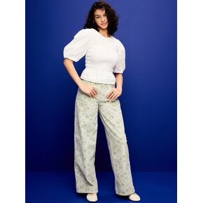 Old Navy بنطال جينز واسع الساق واسع الساق بطبعة زهور - زهور in Kuwait
