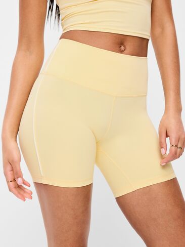 Old Navy شورت عالي الخصر StudioSmooth Biker - درزة داخلية 6 بوصة - أصفر زبدة in Saudi Arabia
