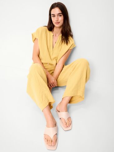 Old Navy Faux-Leather Wide Thong Sandal for Women - Wish Bone in Saudi Arabia