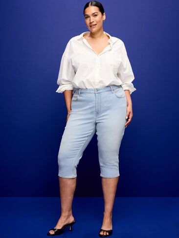 Old Navy High-Waisted Wow Capri Jeans - Light Wash in Saudi Arabia