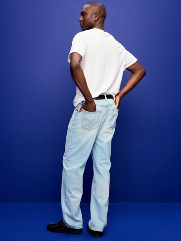 بنطال جينز Old Navy فضفاض غير قابل للتمدد - غسيل فاتح in Saudi Arabia