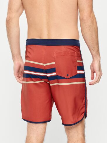 شورت Old Navy Boardshort -- درزة داخلية 8 بوصة - شريط أحمر in Saudi Arabia