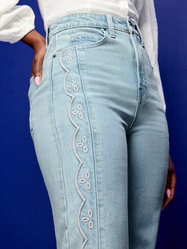 Old Navy Curvy Extra High-Waisted Scalloped Wide-Leg Jeans - Felippa in Saudi Arabia