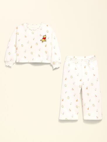 طقم سويت شيرت وسروال رياضي Old Navy Old Navy x Disney Winnie the Pooh للفتيات الصغيرات - ملح البحر in Saudi Arabia