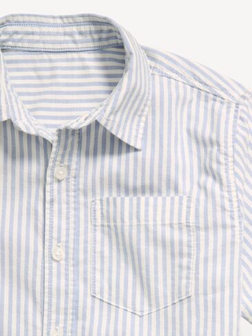 قميص أكسفورد بجيوب مخططة بأكمام قصيرة من Old Navy للأولاد - كلمة شريطية باللون الأبيض/الأزرق in Saudi Arabia