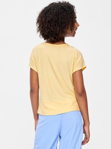 تيشيرت بعقدة امامية بأكمام قصيرة للبنات من Old Navy CloudMotion - كول اللوز in Saudi Arabia