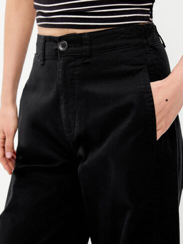 Old Navy High-Waisted OGC Chino Full Length Straight Pants - Black Jack in Saudi Arabia