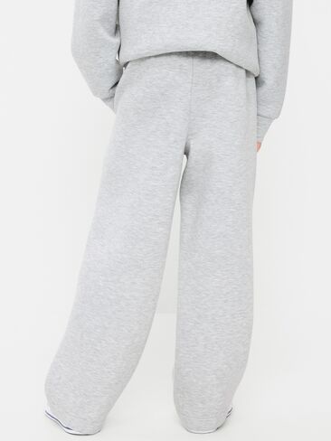 بنطلون رياضي فضفاض للغاية من Old Navy Bounce Fleece للأولاد - رمادي فاتح منقط in Saudi Arabia