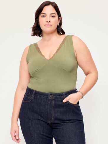 بلوزة Old Navy بدون أكمام برقبة على شكل حرف V وأطراف دانتيل - أرض عارية in Kuwait