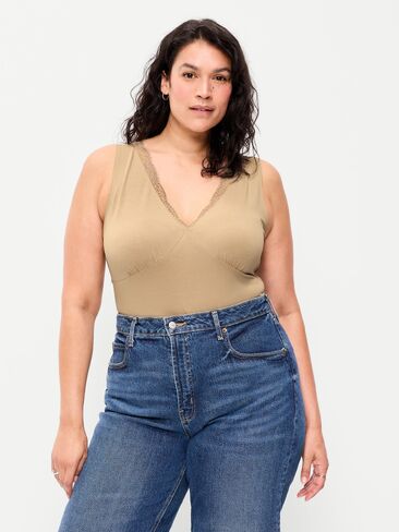 قميص Old Navy بدون أكمام برقبة على شكل حرف V وأطراف دانتيل - اللوز المحمص in Kuwait