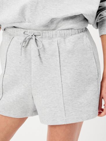 Old Navy Relaxed Dynamic Fleece Pique Shorts - Heather Grey in Saudi Arabia