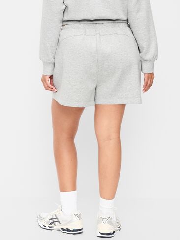Old Navy Relaxed Dynamic Fleece Pique Shorts - Heather Grey in Saudi Arabia