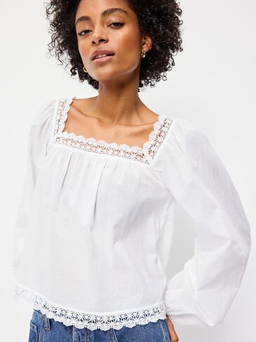 بلوزة Old Navy بأكمام طويلة وحواف من الدانتيل - زنابق بيضاء in Saudi Arabia
