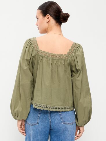 قميص Old Navy بأكمام طويلة مزين بالدانتيل - أرض عارية in Saudi Arabia
