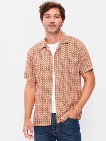 قميص تخييم بأكمام قصيرة من Old Navy - شكل هندسي أحمر in Saudi Arabia