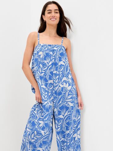 بذلة Old Navy Airy Smocked - زهور زرقاء كبيرة in Saudi Arabia
