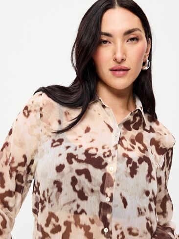 قميص شيفون شفاف بأزرار سفلية من Old Navy - طباعة حيوانات in Saudi Arabia