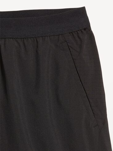 شورت Old Navy Performance Vent Run - درزة داخلية 7 بوصة - بلاك جاك in Kuwait