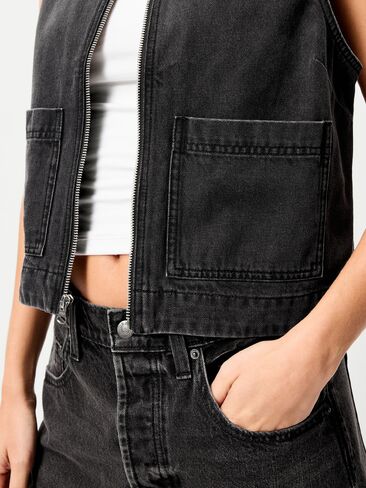Old Navy Zip-Front Utility Vest - Coal in Saudi Arabia