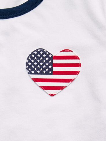 تي شيرت Old Navy Softest Heart-Pocket للفتيات - العلم الأمريكي على شكل قلب in Kuwait