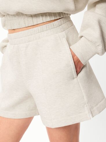 Old Navy شورت صوف عالي الخصر - 5 بوصة درزة داخلية - الشوفان هيذر in Saudi Arabia