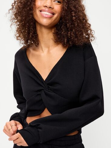 بلوزة Old Navy Bounce Fleece بأكمام طويلة وملتفة من الأمام - بلاك جاك in Kuwait