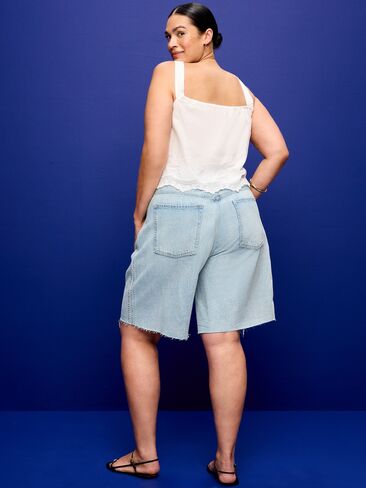 شورت جينز فضفاض متوسط ​​الارتفاع من Old Navy -- درزة داخلية 9 بوصة - خياطة ملونة in Kuwait