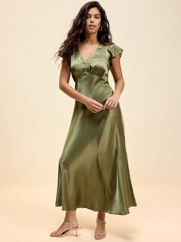 فستان طويل بأكمام طويلة من الساتان من Old Navy The Covenant من تصميم Old Navy - أرض عارية in Saudi Arabia