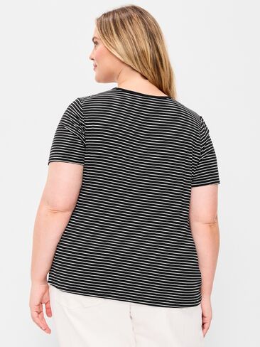 تي شيرت Old Navy Luxe برقبة دائرية - شريط أسود/أبيض in Kuwait
