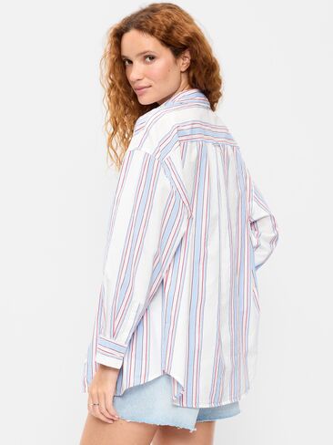 قميص Boyfriend ذو أزرار كبيرة الحجم من Old Navy - شريط أبيض/أرجواني in Kuwait