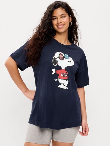 تي شيرت Old Navy Peanuts™ Snoopy كبير الحجم - باللون البحري in Kuwait