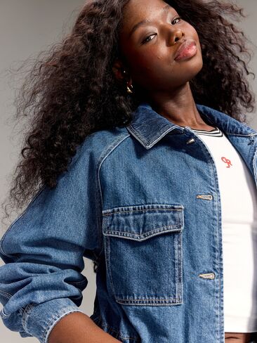 سترة Old Navy Old Navy x كريستوفر جون روجرز Chore Utility Jean - غسيل متوسط in Saudi Arabia
