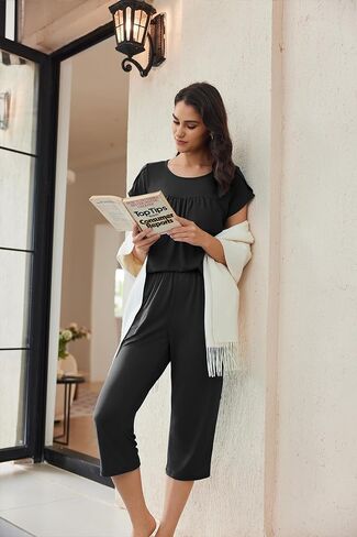 Ekouaer Womens Capri Pajama Set Short Sleeve Mumu Pjs Pleated Top Capri Pants with Pockets Sleepwear Lounge Set in Kuwait