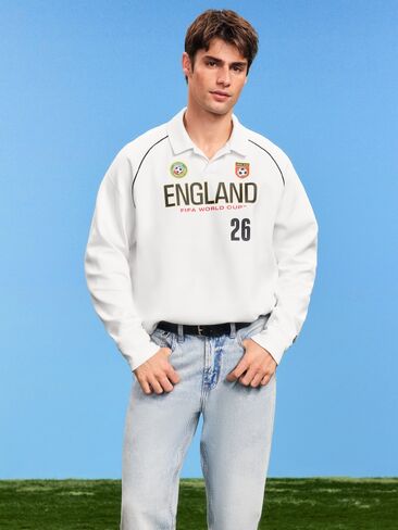 Old Navy FIFA World Cup 26™ England Dynamic Fleece Collared Graphic Sweatshirt for Men - England in Saudi Arabia
