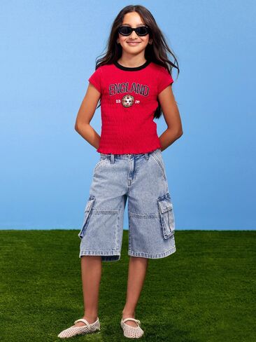 تيشيرت مطبوع عليه صورة Smocked للفتيات من Old Navy كأس العالم FIFA 26™ England - إنجلترا in Saudi Arabia