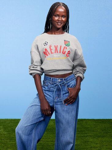 سترة رياضية برسومات كبيرة الحجم للنساء من Old Navy كأس العالم FIFA 26™ Mexico - المكسيك in Saudi Arabia