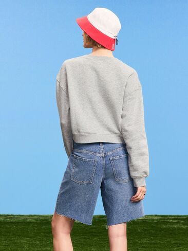 سويت شيرت برسومات كبيرة الحجم للسيدات من Old Navy كأس العالم FIFA 26™ England - إنجلترا in Kuwait