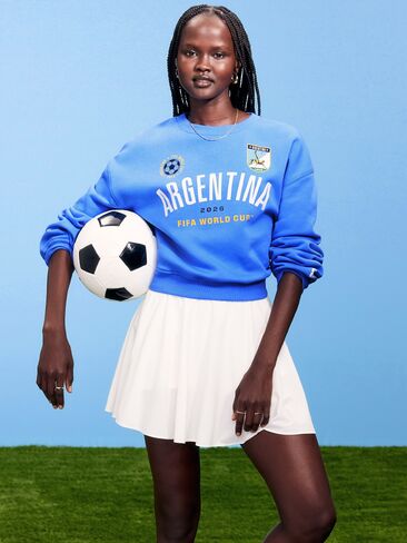 Old Navy FIFA World Cup 26™ Argentina Oversized Graphic Sweatshirt for Women - ARGENTINA in Saudi Arabia