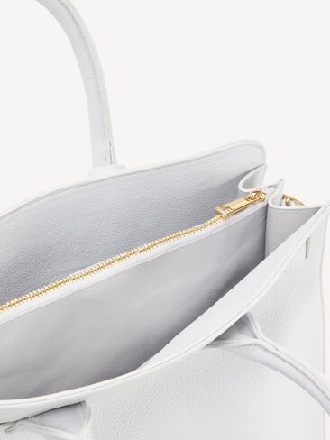Old Navy Old Navy x The Devil Wears Prada Miranda Power Satchel - ثلجي in Kuwait