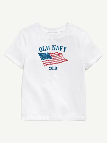تي شيرت مطبوع عليه علم Old Navy Heritage 2010 للأطفال الصغار - أبيض in Kuwait