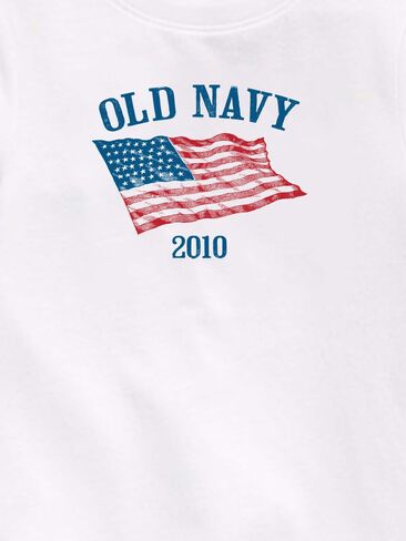 تي شيرت مطبوع عليه علم Old Navy Heritage 2010 للأطفال الصغار - أبيض in Kuwait