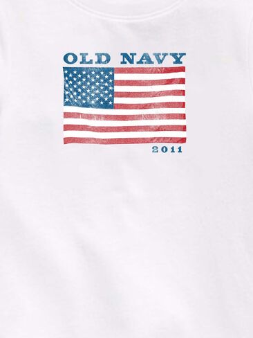 تي شيرت مطبوع عليه علم Old Navy Heritage 2011 للأطفال الصغار - أبيض in Kuwait